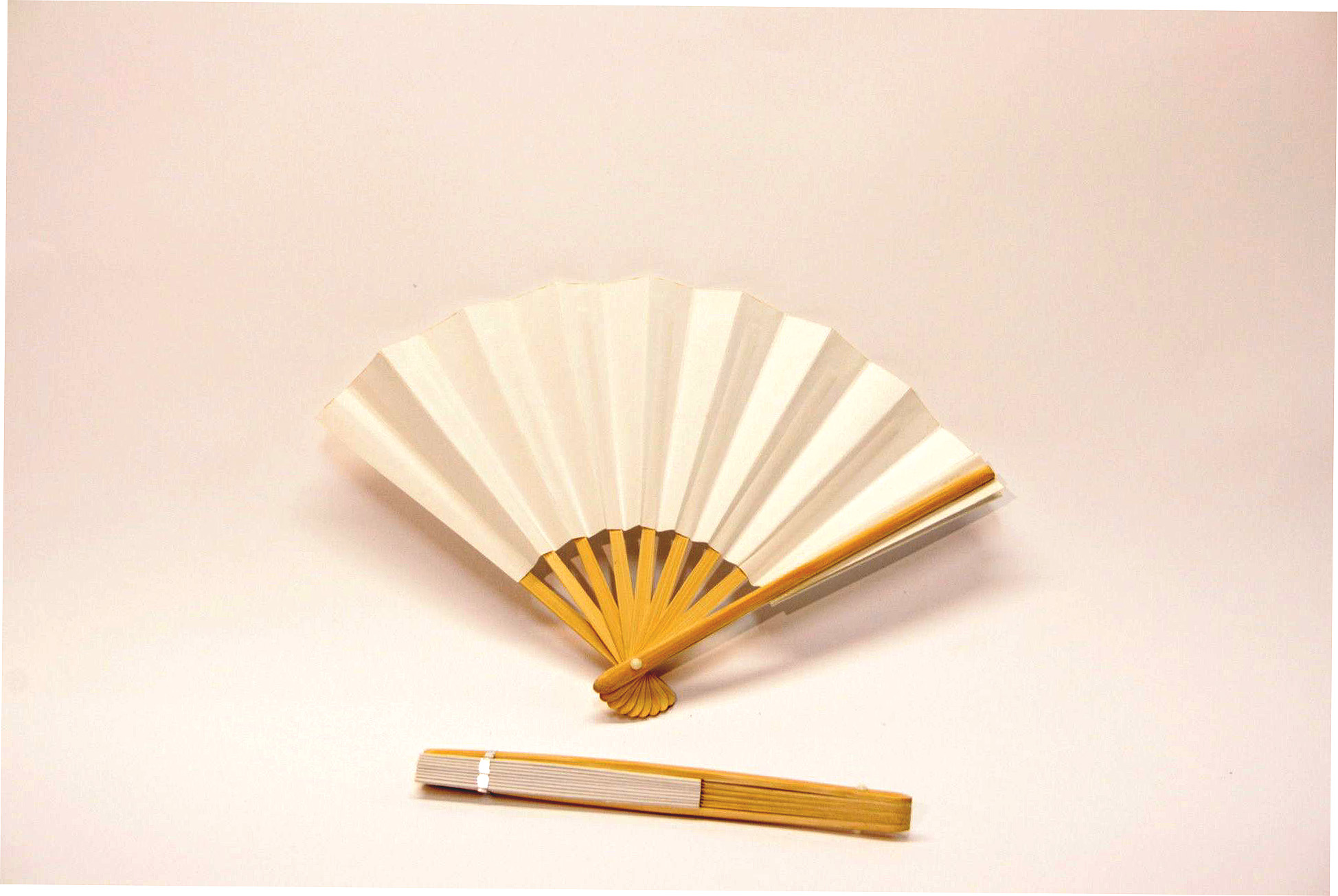 18cm Japanese Bamboo Rib White Paper Fan
