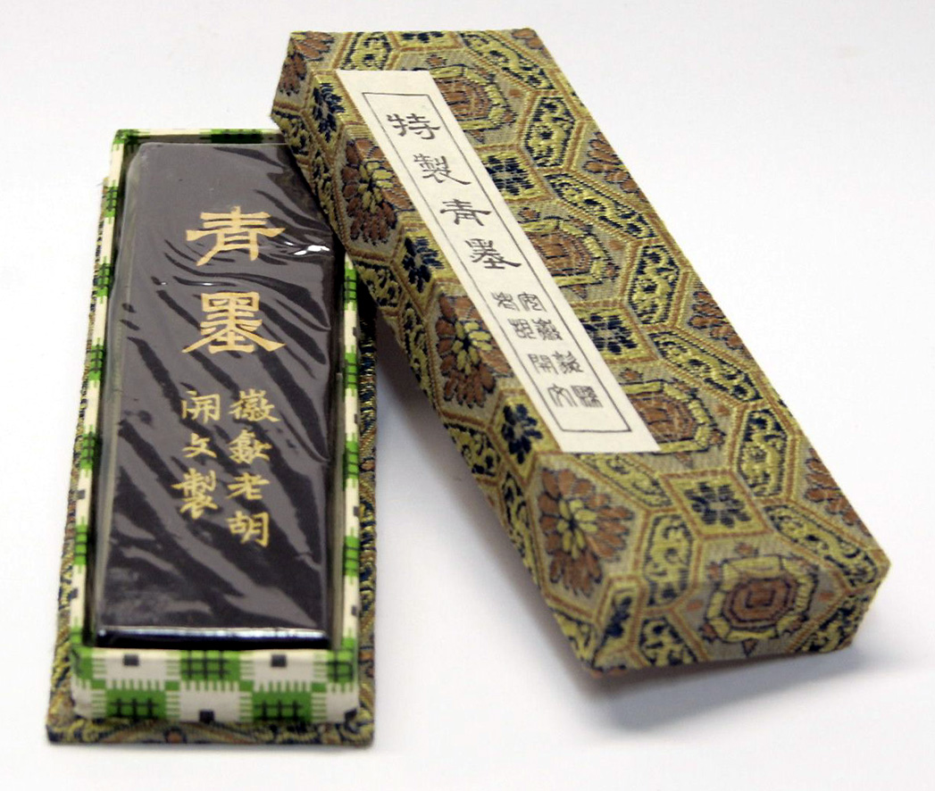 胡開文特製青茶墨條 2 tael Special Indigo Tea Ink Stick