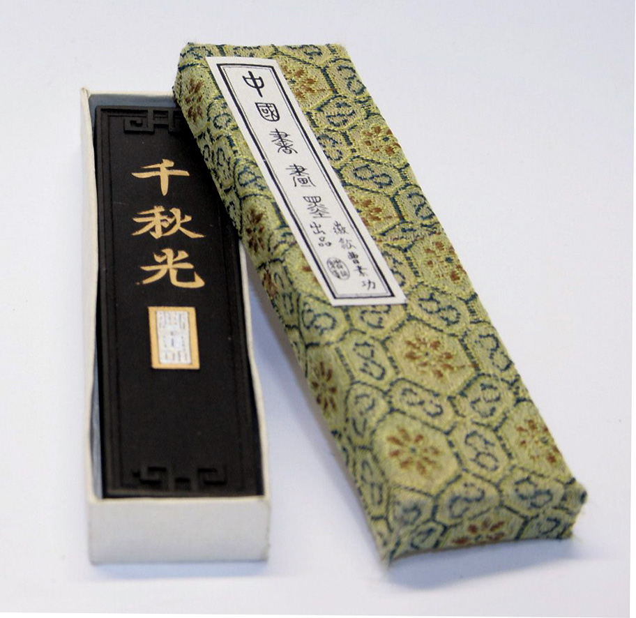 千秋光 墨條 1 tael Thousand Autumn Brilliance Black Ink Stick- Student Grade